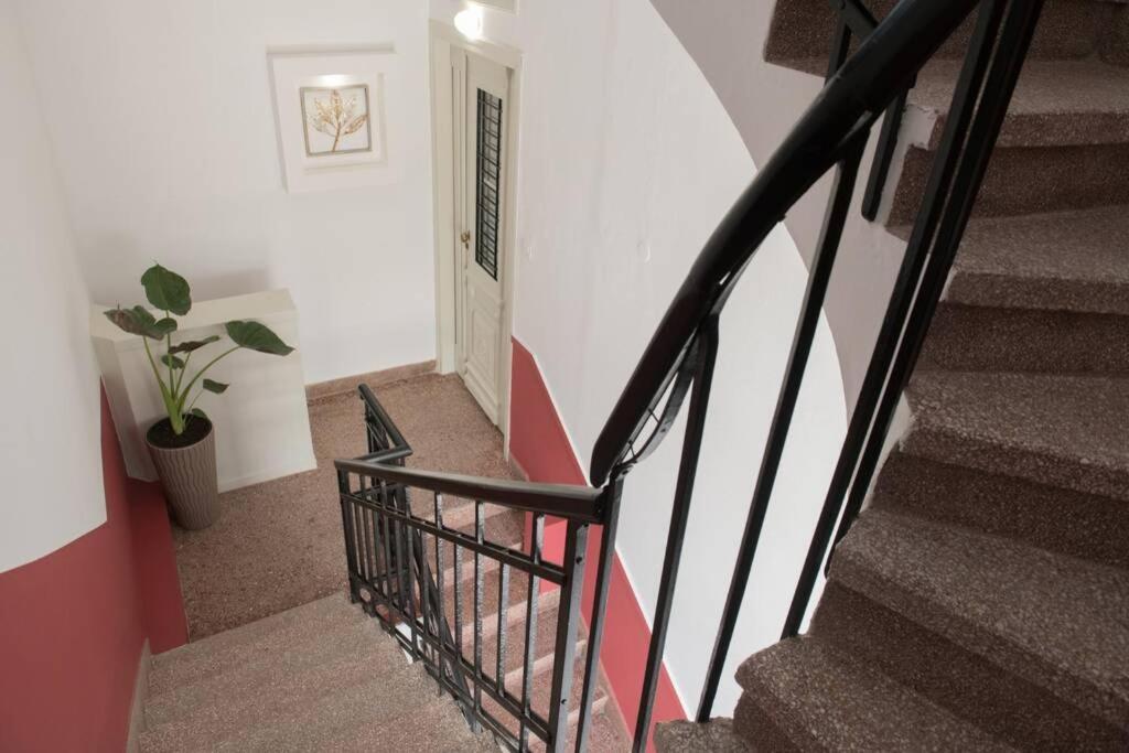 Elegant Apartment In The Heart Of Heraklion Bagian luar foto