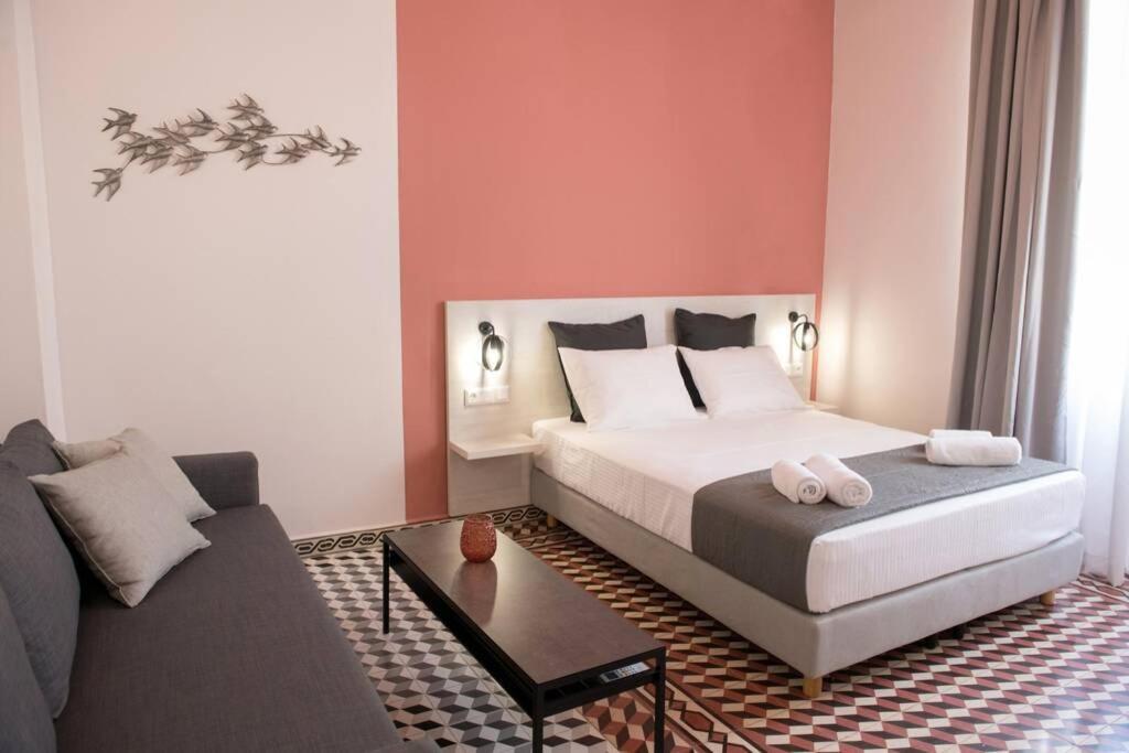 Elegant Apartment In The Heart Of Heraklion Bagian luar foto