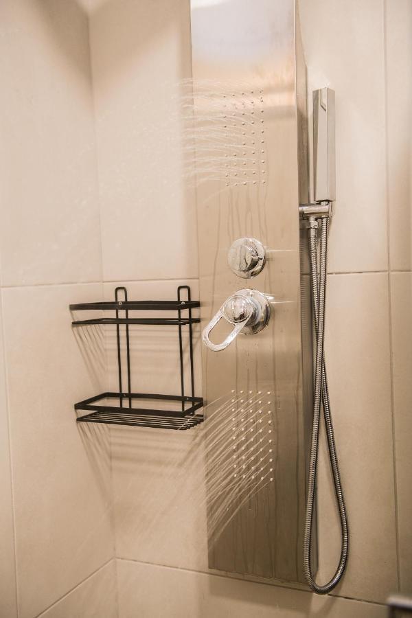 Elegant Apartment In The Heart Of Heraklion Bagian luar foto