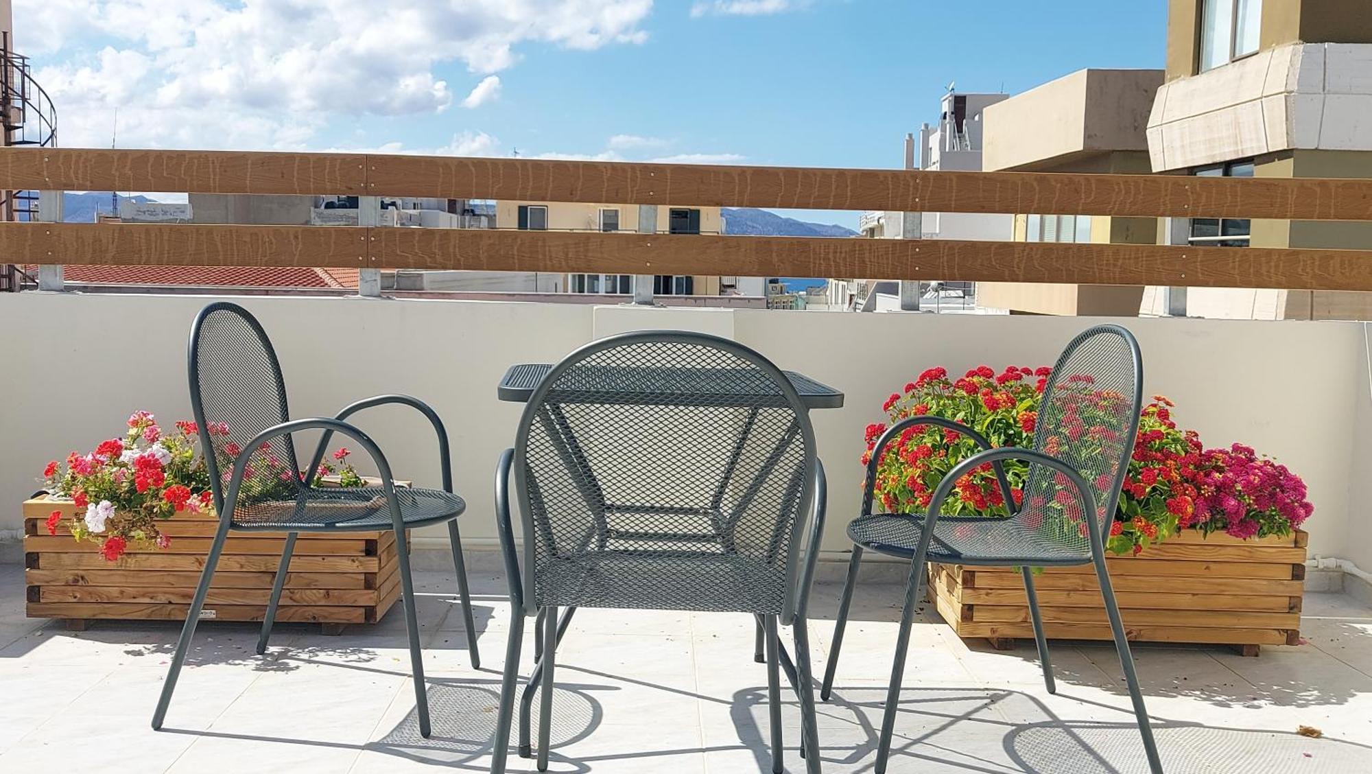 Elegant Apartment In The Heart Of Heraklion Bagian luar foto
