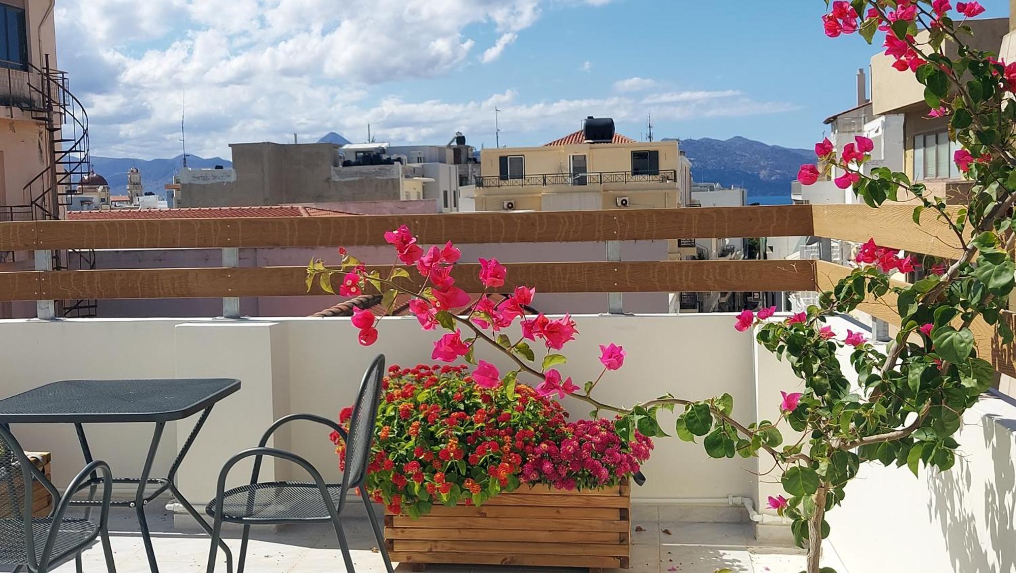 Elegant Apartment In The Heart Of Heraklion Bagian luar foto